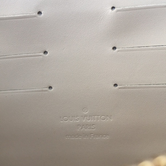 Authentic Louis Vuitton Pochette - Picture 11 of 16